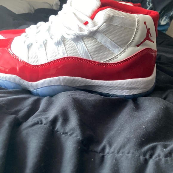 The size is 10.5 brand is Jordan - Picture 6 of 6